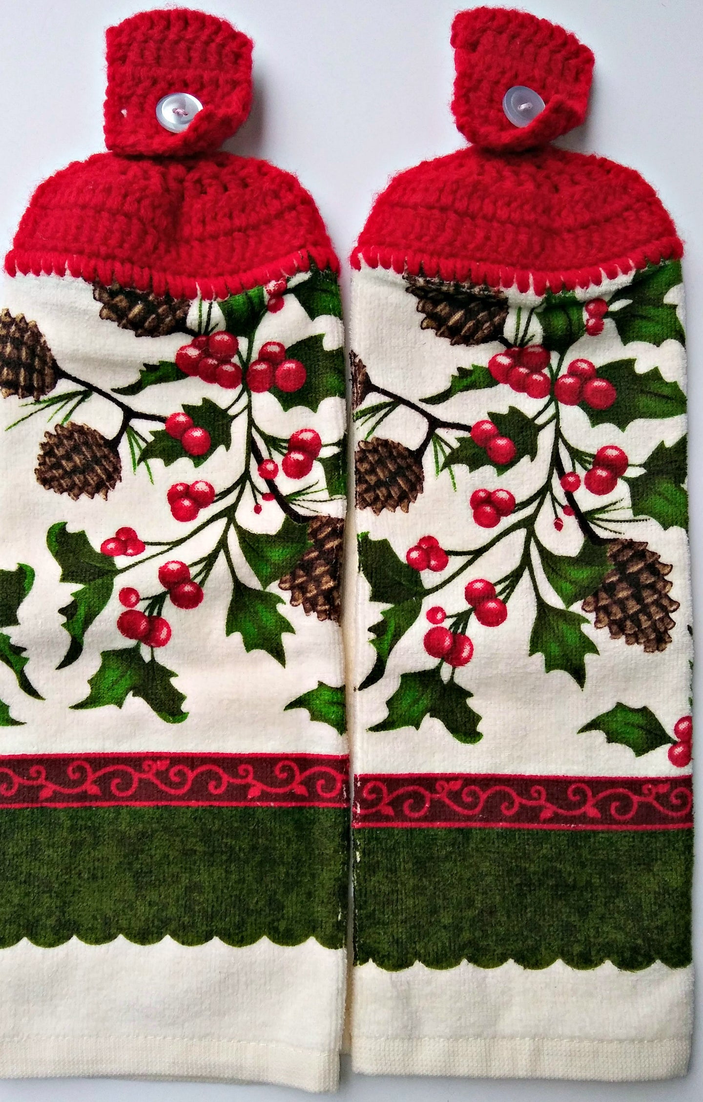 Christmas Pinecones Holly & Berries Hanging Kitchen Towel Set