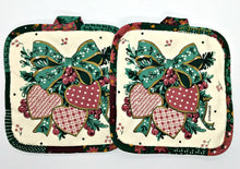 Load image into Gallery viewer, Festive Christmas Hearts Bouquet Deluxe Hanging Kitchen Towel Set &amp; Potholders
