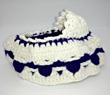 Load image into Gallery viewer, Little Girl&#39;s Bassinette Purse With Doll
